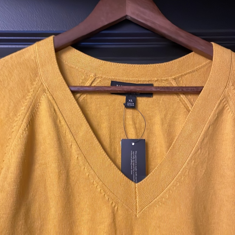 NWT  Golden yellow Banana Republic sweater - Picture 2 of 6